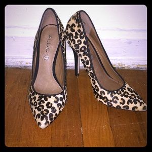 Leopard print pumps